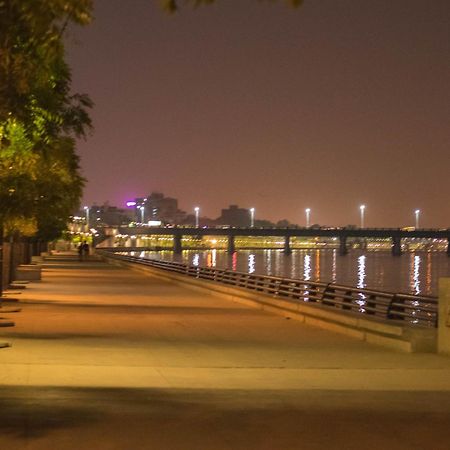River Front Property أحمد أباد المظهر الخارجي الصورة