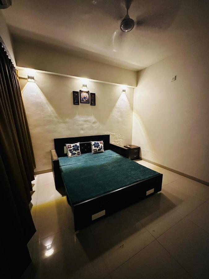River Front Property أحمد أباد المظهر الخارجي الصورة